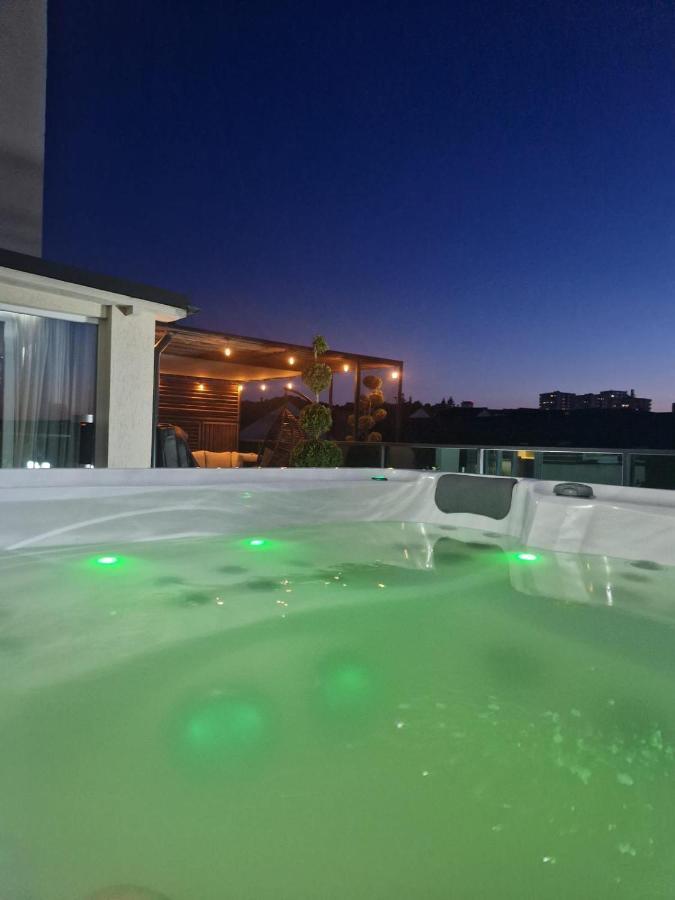 Gavas Jacuzzi & Panoramic View Apartment Cluj-Napoca Exterior photo